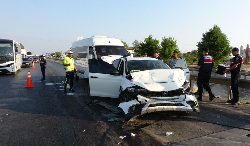 Manavgat'ta zincirleme kaza: 17 yaralı