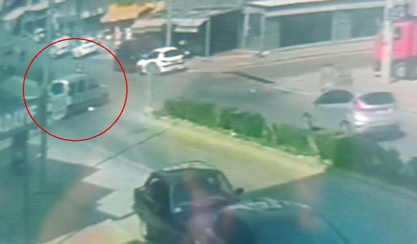 Manavgat'ta kaza anı kamerada