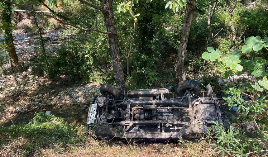 Safari aracı devrildi: 11 yaralı