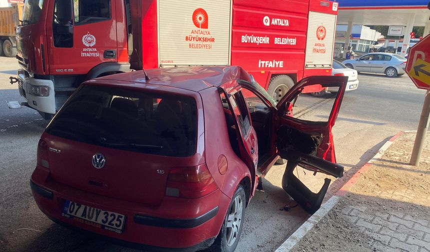 Otomobil ile TIR çarpıştı