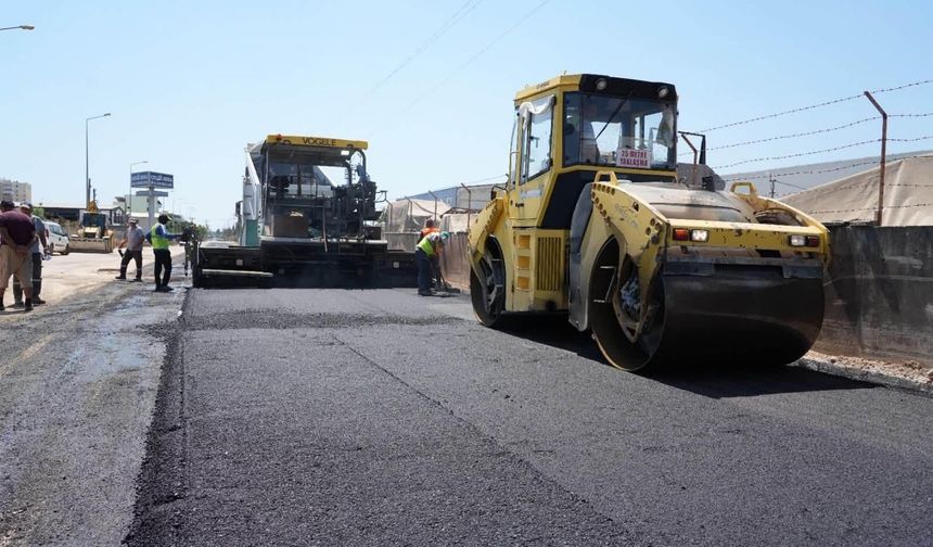 Kepez'e 6 bin 800 metrekare sıcak asfalt