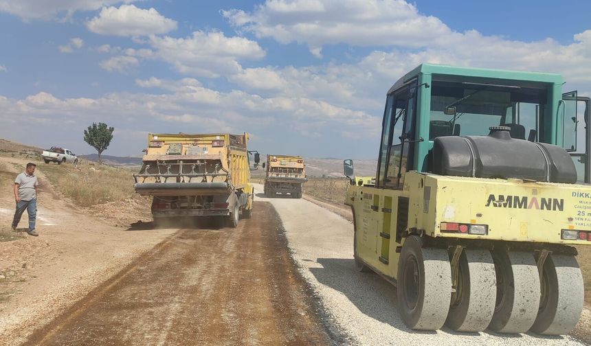 Korkuteli'de bağlantı yolunda asfalt çalışması tamamlandı