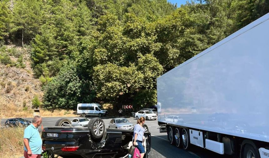 Gazipaşa'da otomobil takla attı