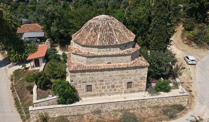 Perge’nin antik taşları, 200 yıllık caminin duvarlarında