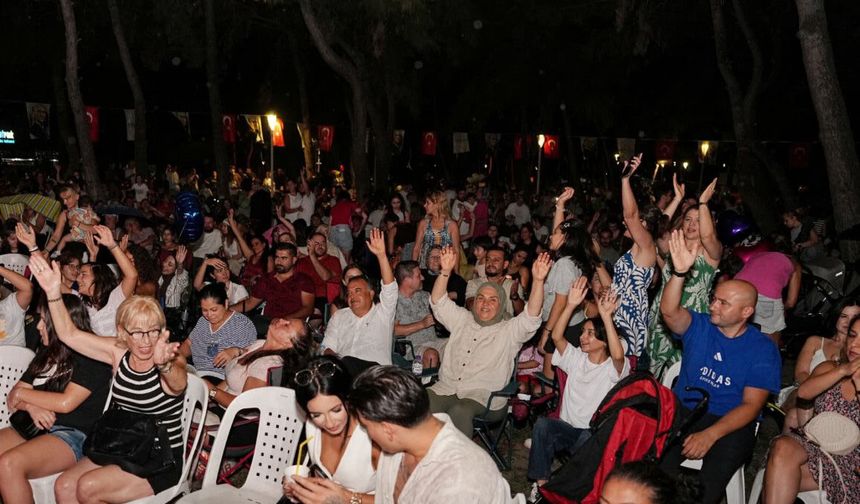 Yağmur eğlenceye engel olmadı