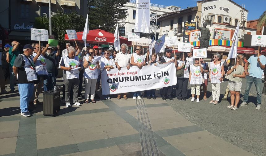 Emeklilerden ‘onurlu yaşam’ çağrısı