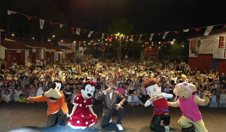 Kepez'de çocuklar doyasıya eğlendi