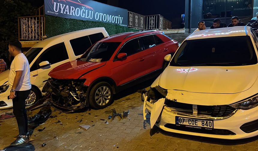 Otomobil oto galerisine daldı