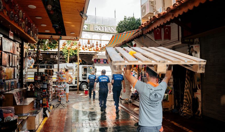 Alanya'nın turizm vitrini için temizlik seferberliği