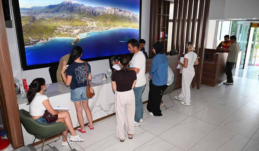 Kemer'de ücretsiz servis ve burs başvuruları başladı