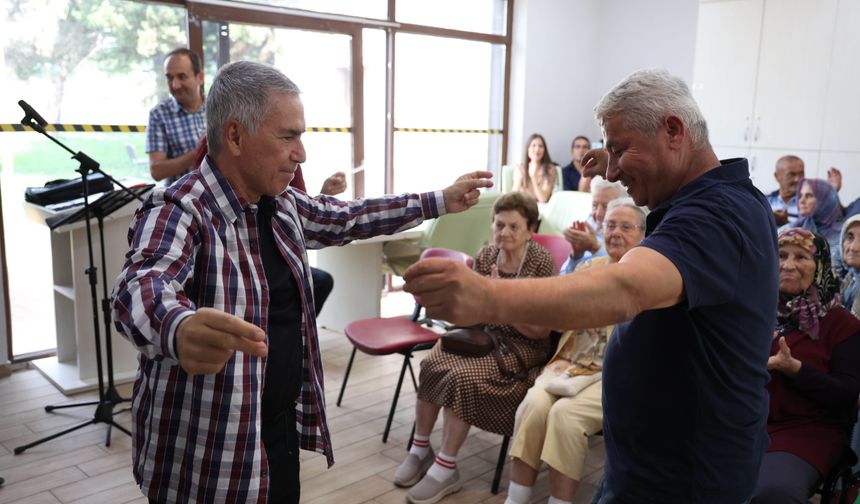 Mavi Ev hastalara ve yakınlarına moral oluyor