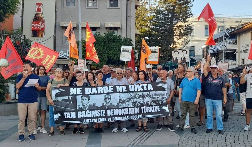 Antalya'da 12 Eylül eylemi