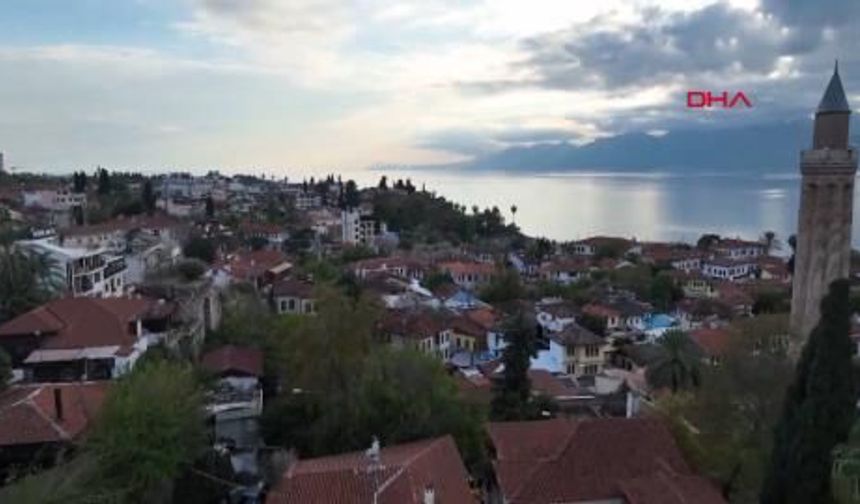 Antalya'da belgesiz rehberlik denetimi