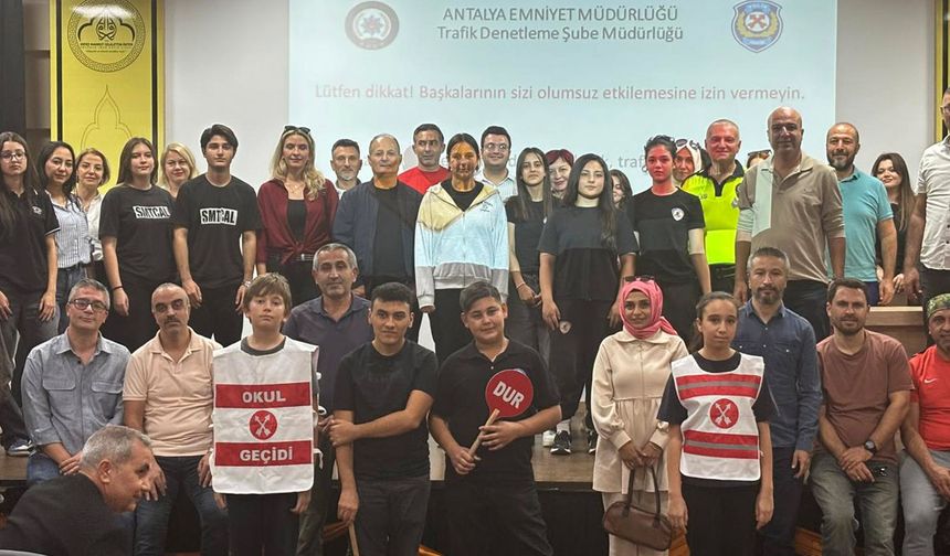 Antalya’da okul geçit görevlilerine eğitim