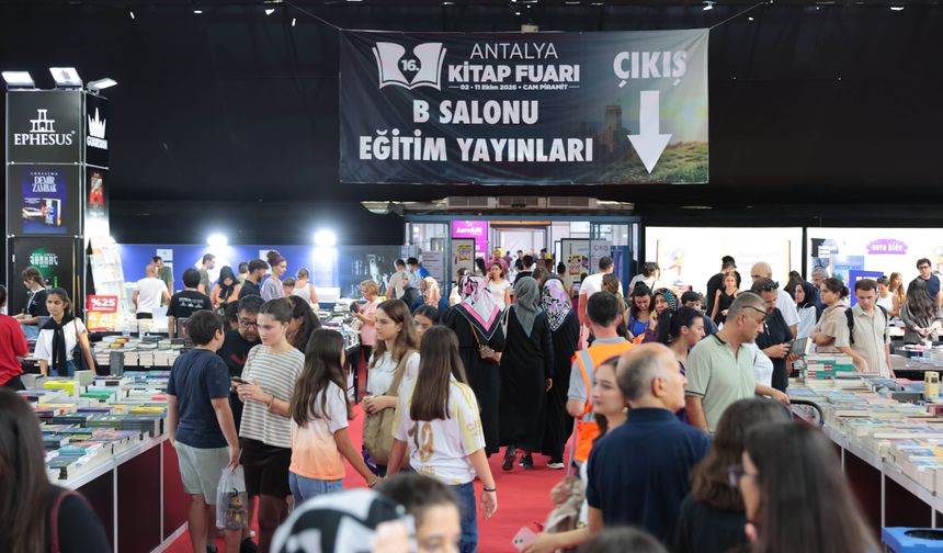 Kitap Fuarı'na rekor ziyaretçi