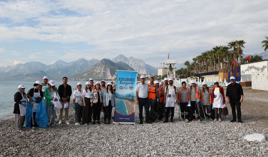 Antalya kıyılarında plastik atık kalkanı
