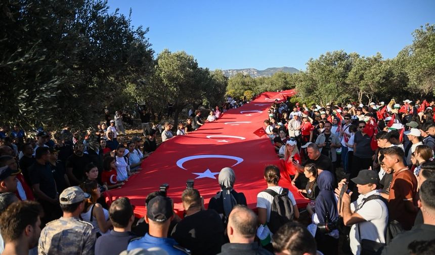 Antalya'da 'Cumhuriyet'e Saygı Yürüyüşü'