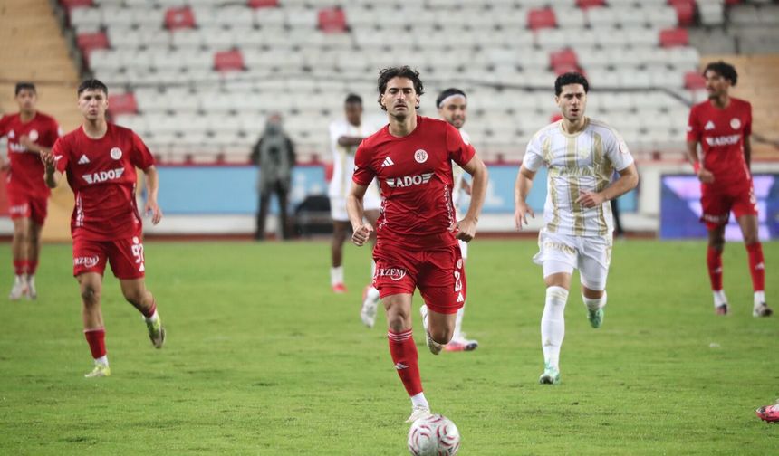 Antalyaspor evinde dağıldı