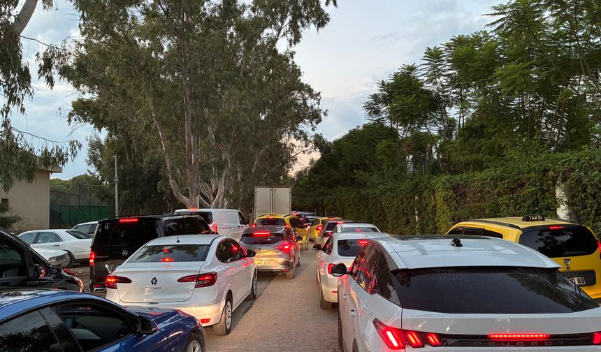 Yol çalışması trafiği aksattı