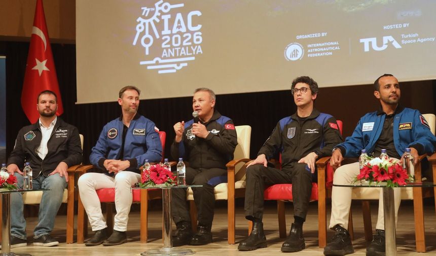 Astronotlar AÜ’de gençlerle buluştu